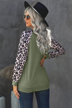 Leopard Long Sleeve Pocket Sweatshirt